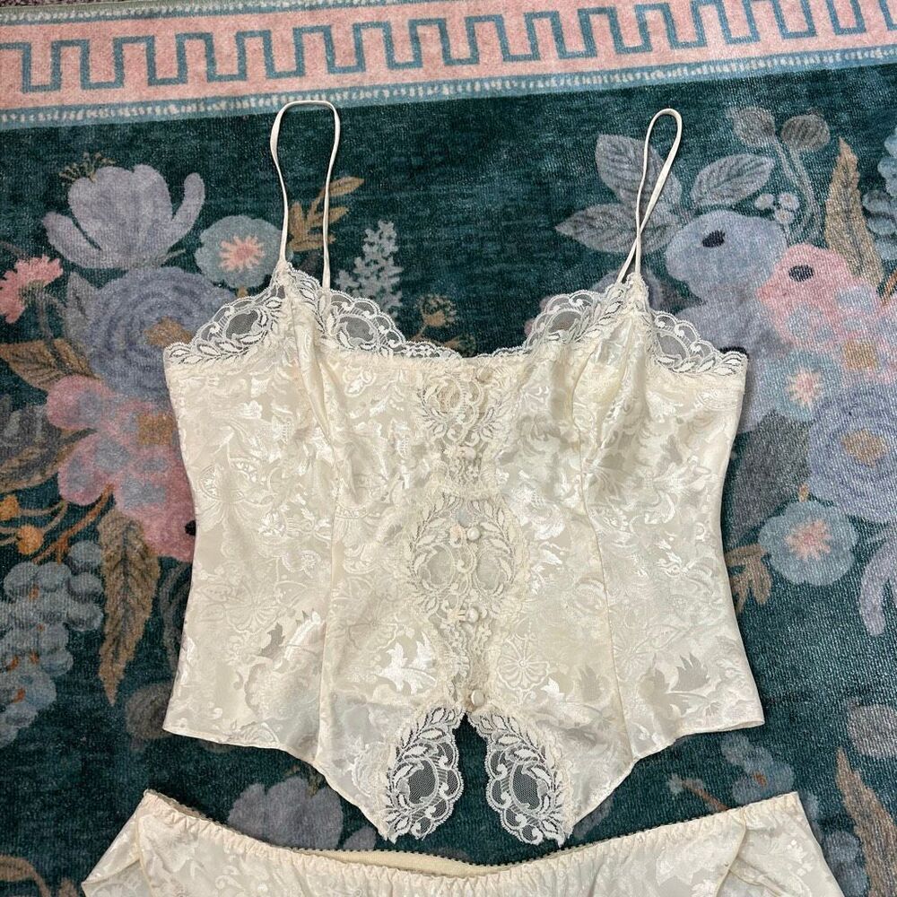 Victoria's Secret Gold Label Lingerie Pajama Set Womens Medium Cream Floral 2 Pc - Picture 6 of 16
